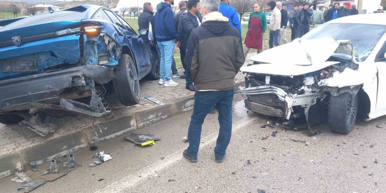Elazığ’da trafik kazası: 2 yaralı