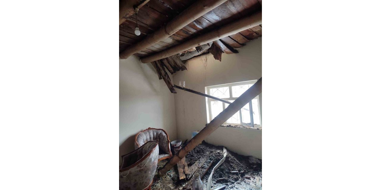 Hakkari’de 6 kişilik ailenin evi çöktü