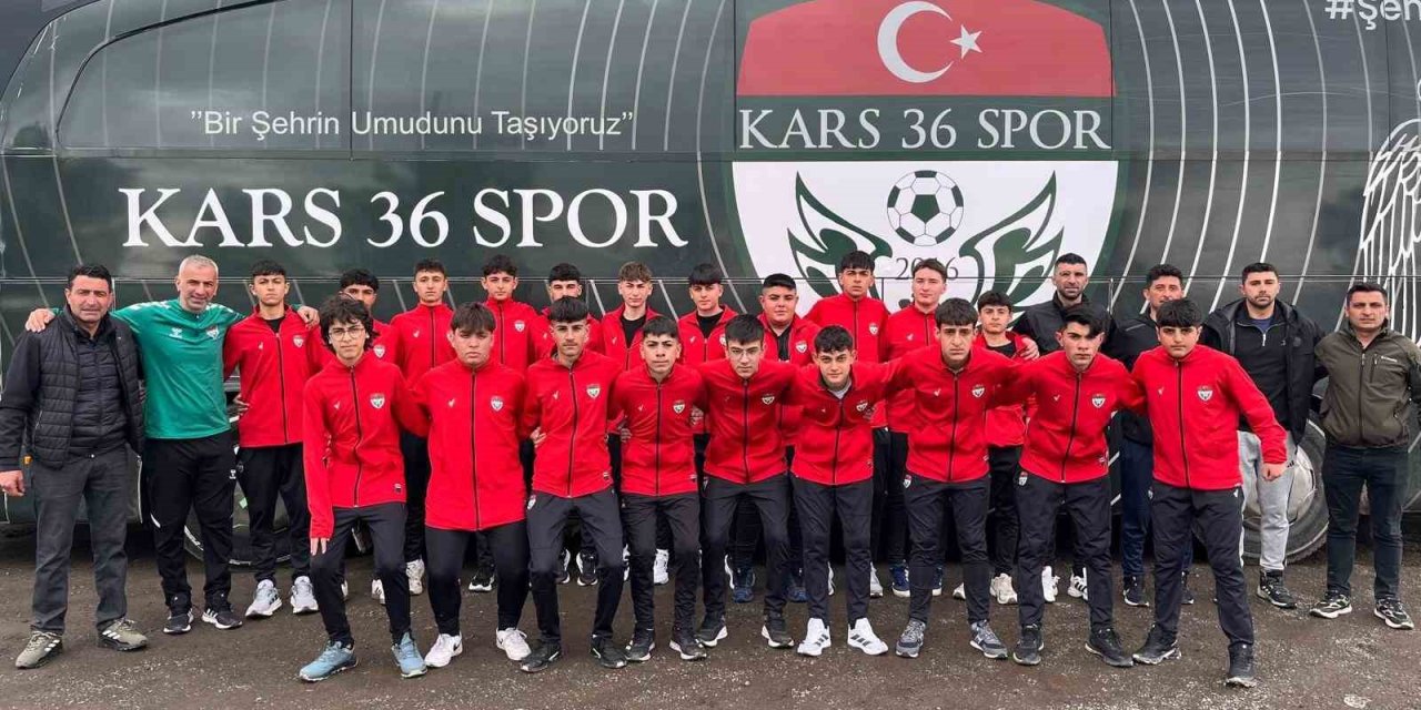 Kars 36 Spor U16 Takımı Türkiye Şampiyonası için Bingöl yolunda