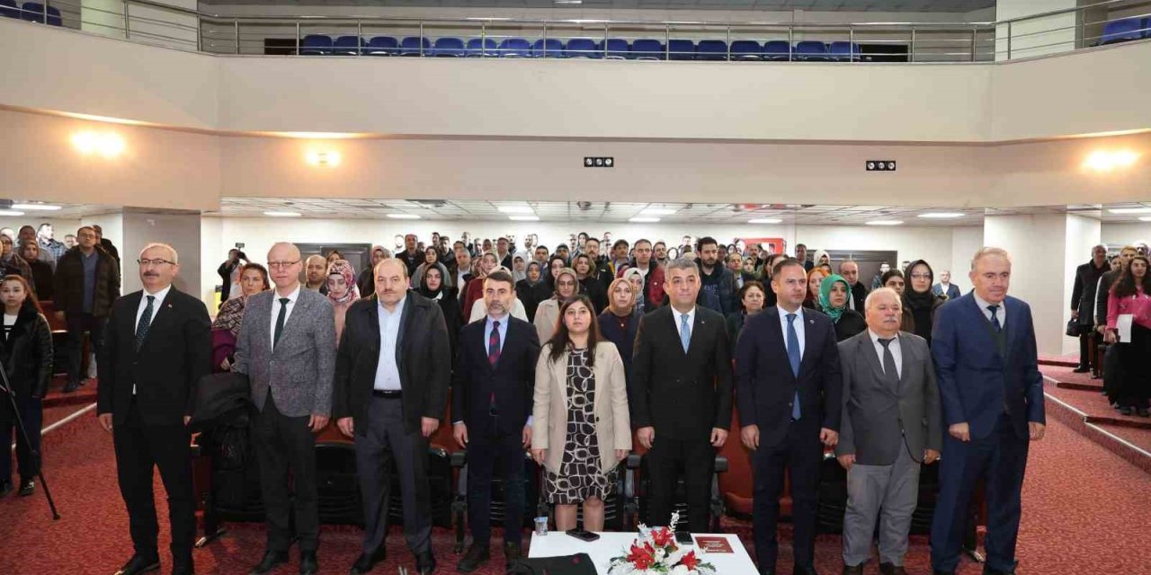 Öğretmenlere  "Güvenli Gelecek İçin Dijital Okuryazarlık" bilgilendirmesi