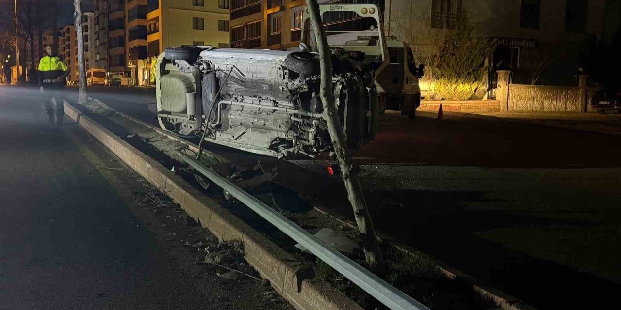 Elazığ’da otomobil yan yattı: 1 yaralı