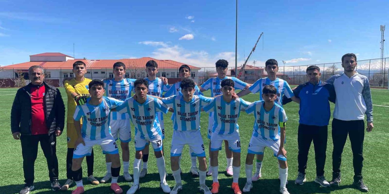 Muş Gençlerbirliği U-16’da bölge şampiyonu oldu