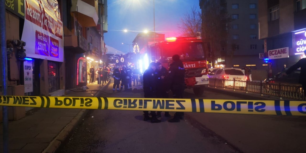 Erzurum’da halı mağazasında yangın: Polis bir kişiyi gözaltına aldı