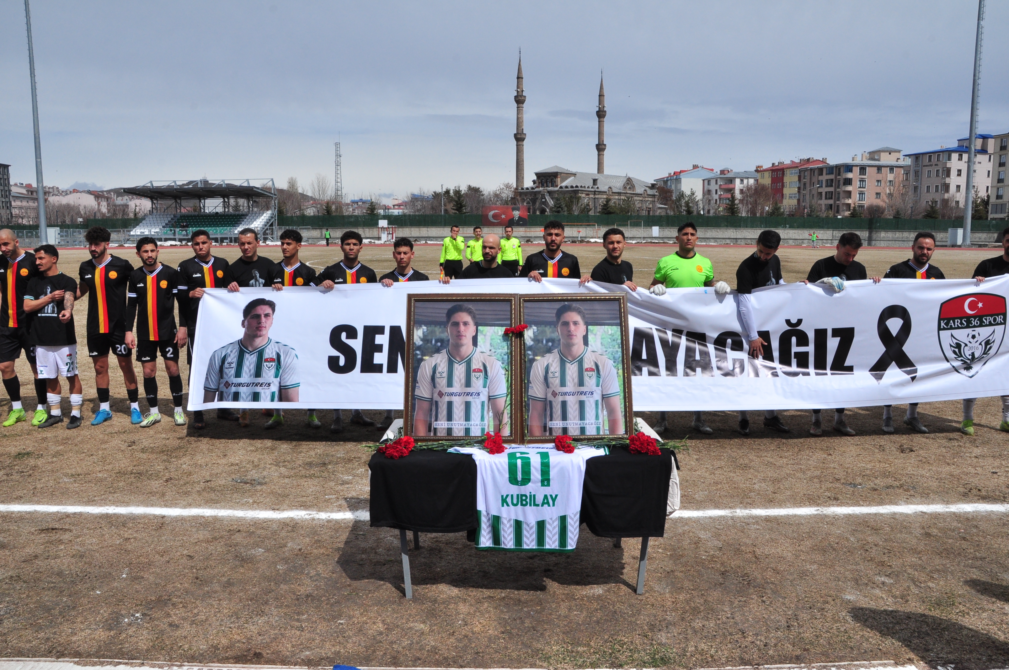 Öldürülen futbolcu Kubilay Kaan Kundakçı yeşil sahada anıldı