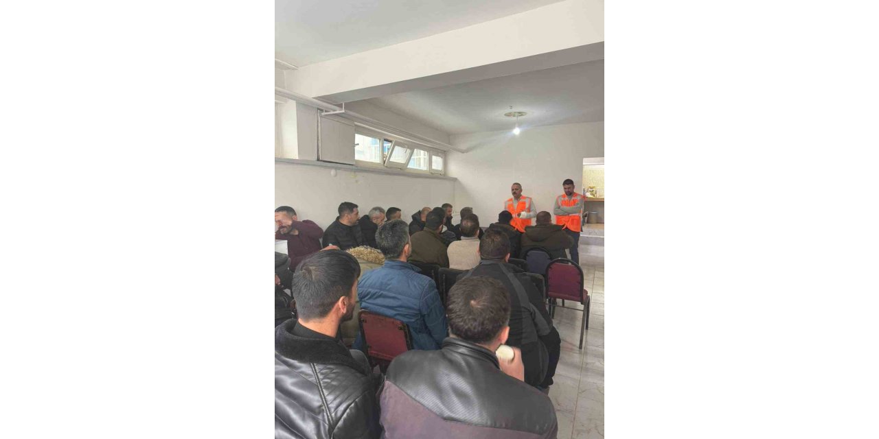 Karayazı esnaf derneğinden örnek dayanışma