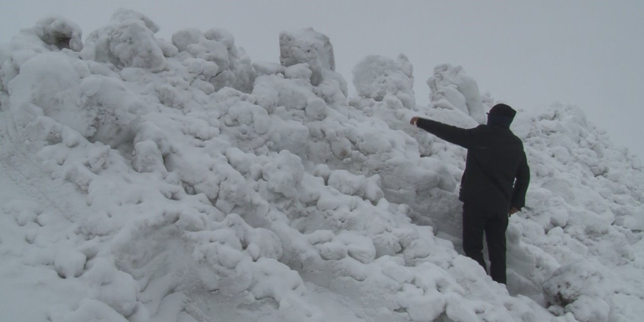 Kars’ta Mart sonunda kış geri döndü: Boğatepe Geçidi ve köyler kar altında