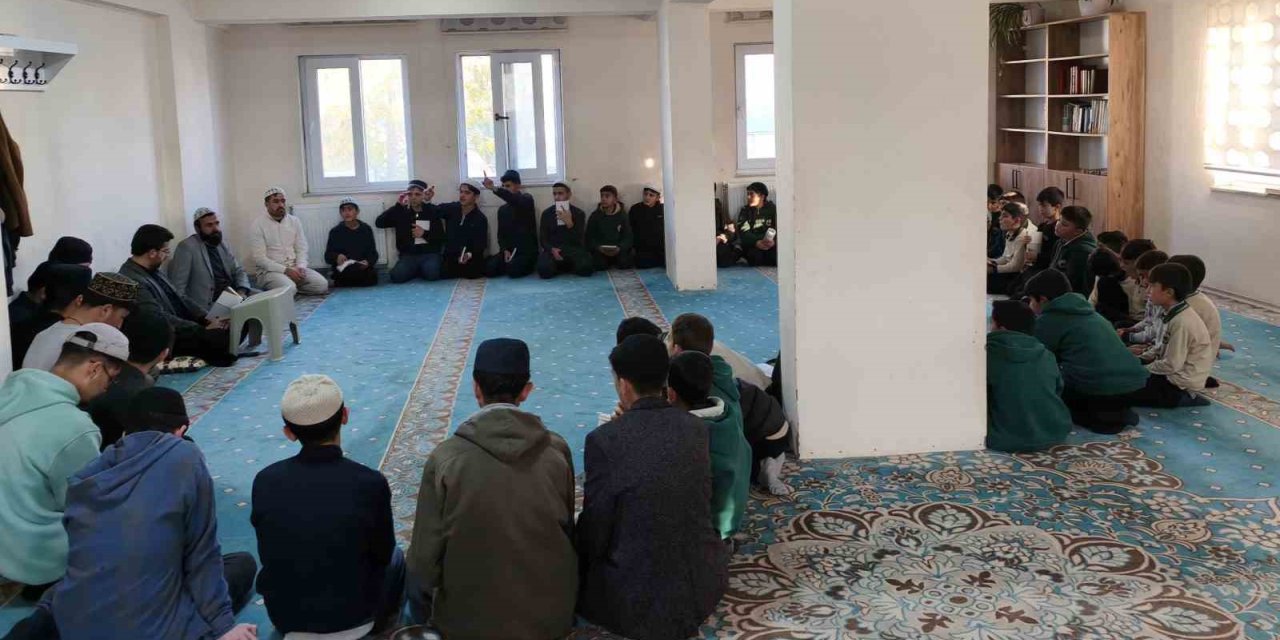 Çaldıran’da hafız adaylarına anlamlı proje: Her ay bir kitap tahlili