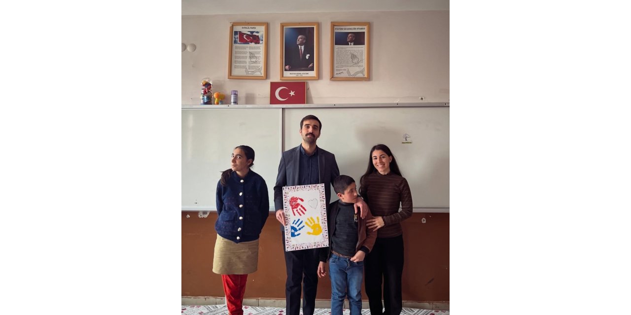 Diyadin’de renkli ellerle farkındalık