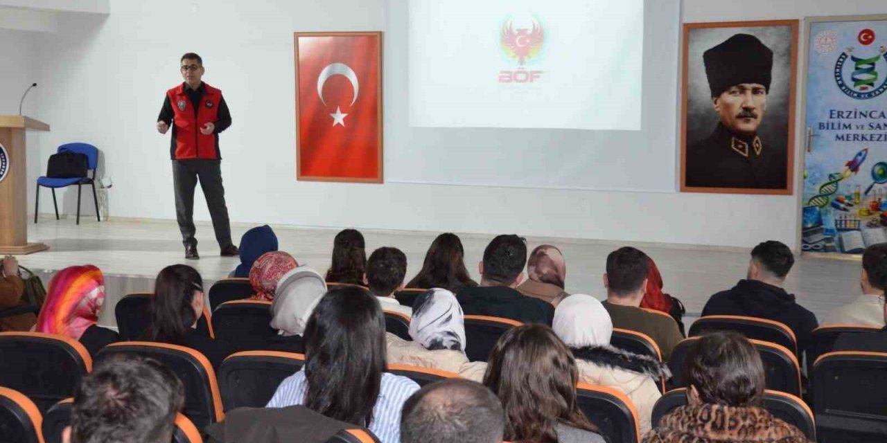 Erzincan’da öğretmenlere terörle mücadele farkındalık semineri