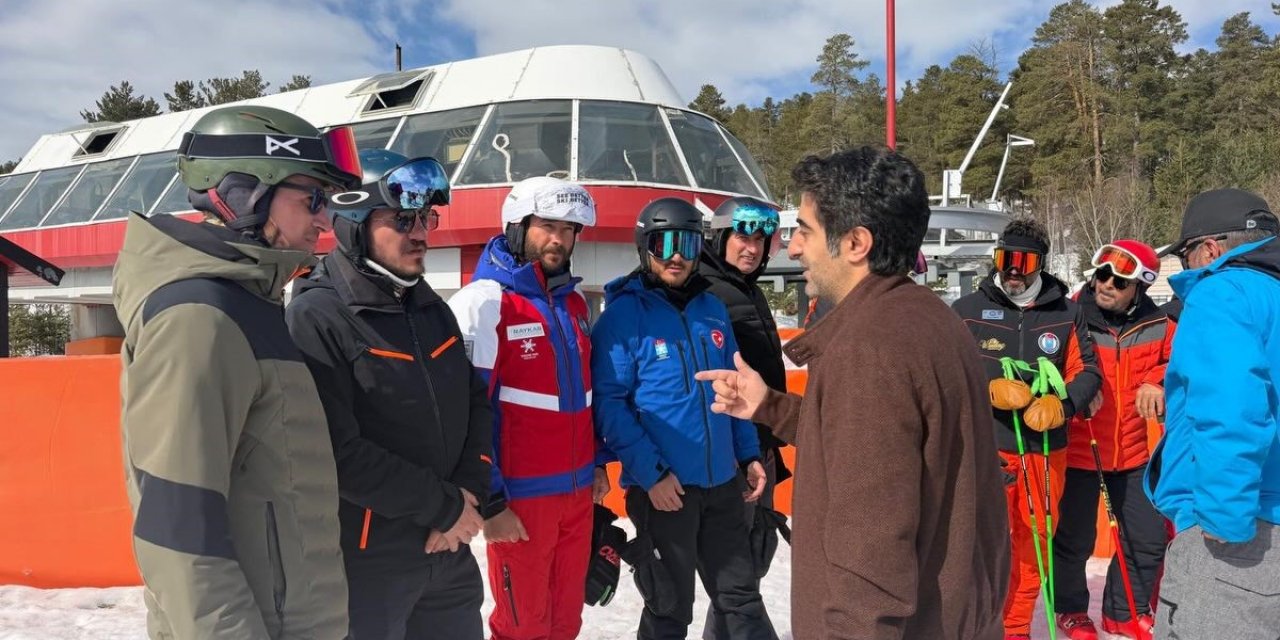 Sarıkamış’ta Snowbord Antrenörlük Kursu başladı