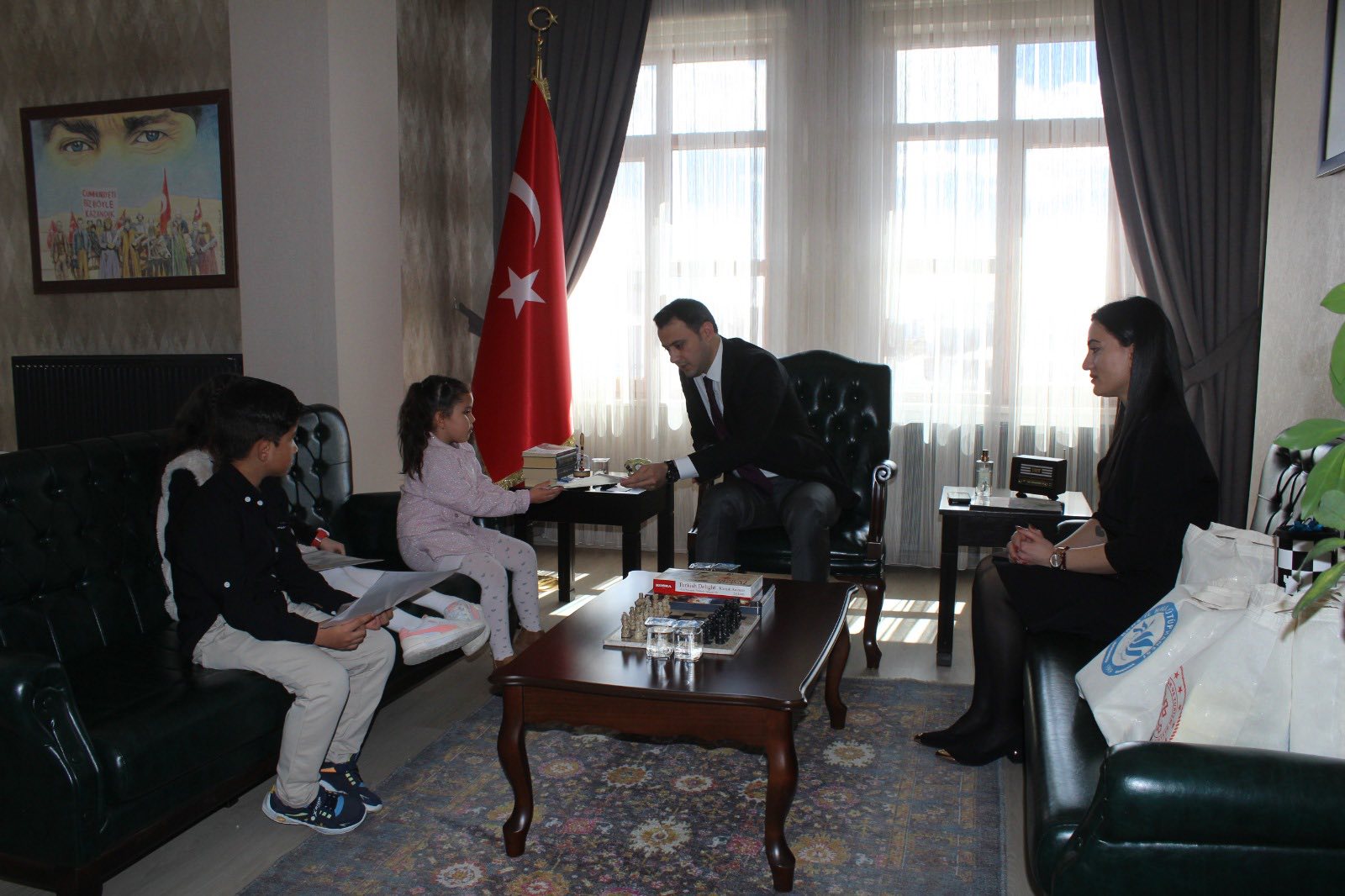 En çok kitap okuyan gençler ödüllendirildi