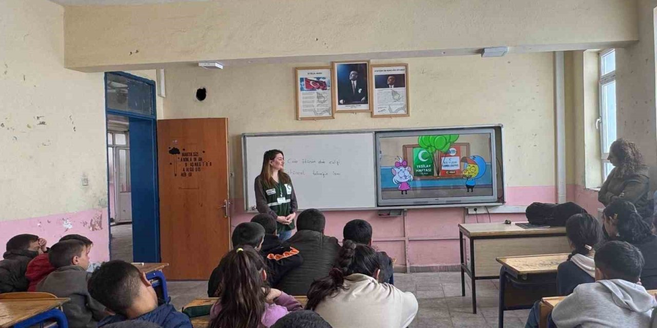 Kars Çerme Ortaokulu öğrencilerine bağımlılıkla mücadele eğitimi verildi