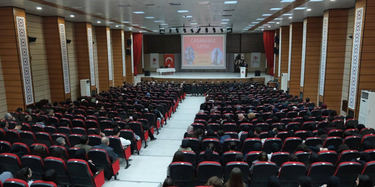 "Akif’in Diliyle Çanakkale" konulu konferans düzenlendi