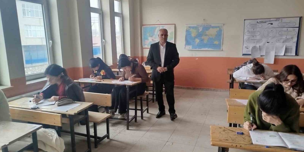 Diyadin’de eğitime destek artarak sürüyor