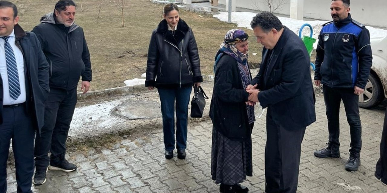 Başkan Demir, huzurevini ziyaret etti