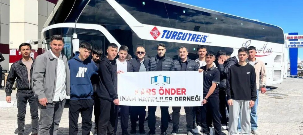 Kars'tan öğrenciler, 3 gün sürecek İstanbul gezisine başladı
