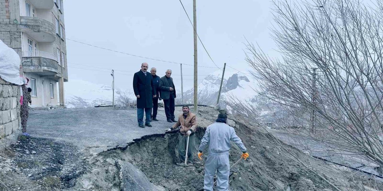 Yağışla birlikte kentte hasar oluştu