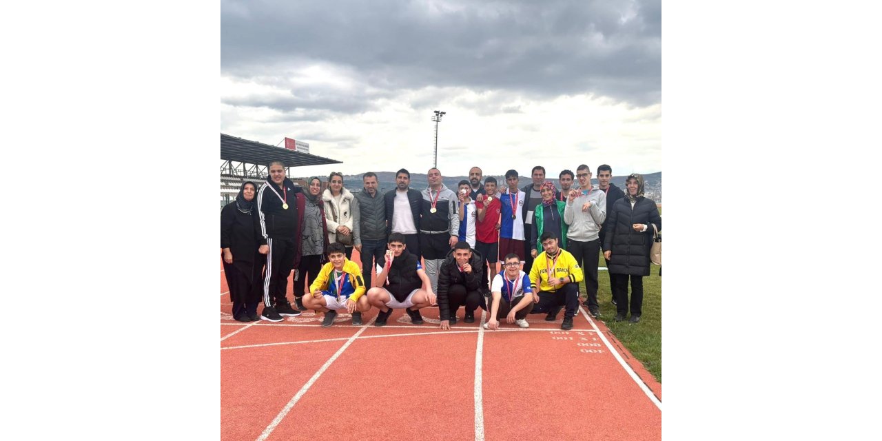 Elazığ’da özel sporcuların masa tenisi ve atletizm heyecanı