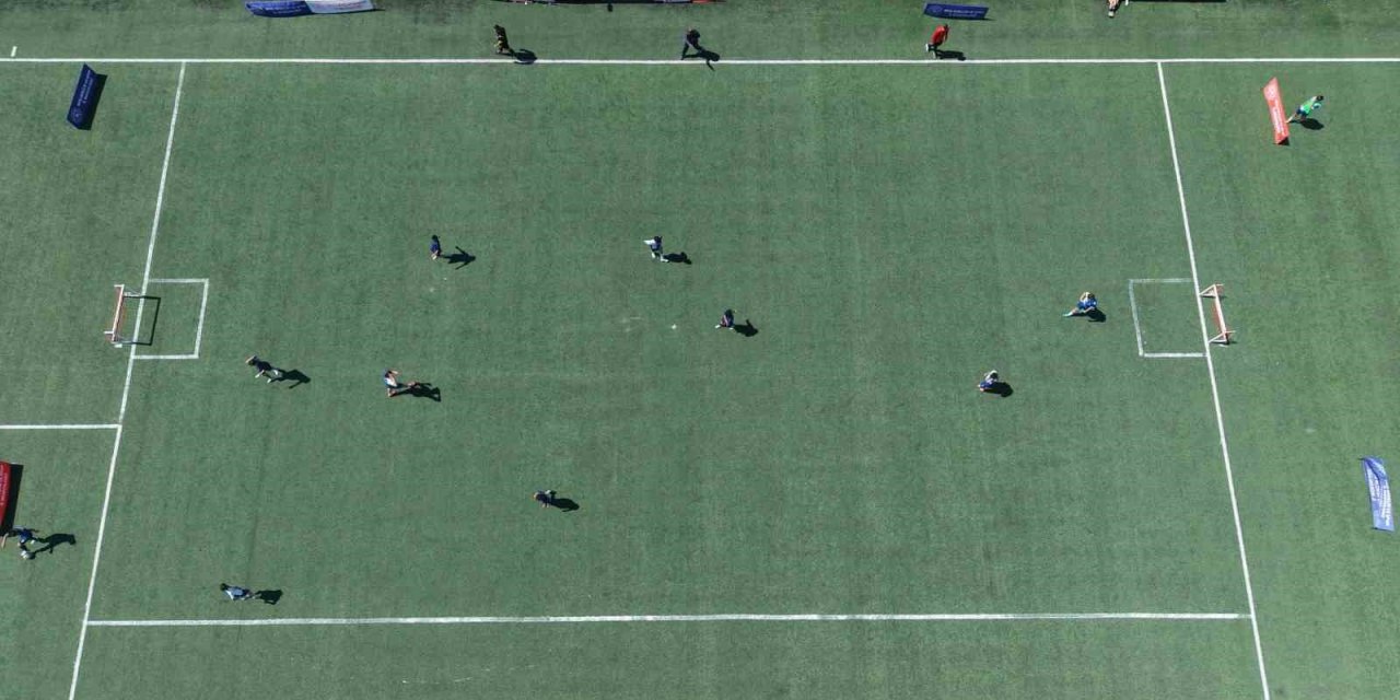 Muş’ta "Gençler Sahada, Gelecek Emniyette" turnuvası başladı