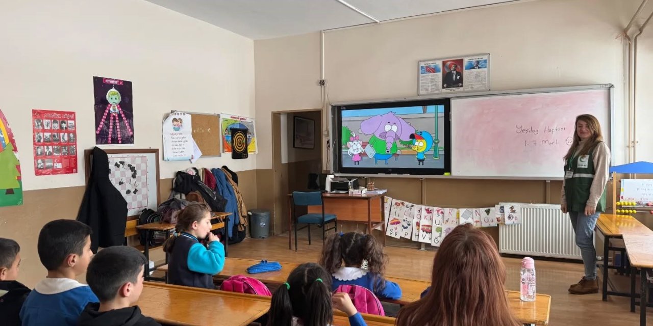 Kars’ta Yeşilay’dan miniklere sağlıklı yaşam eğitimi