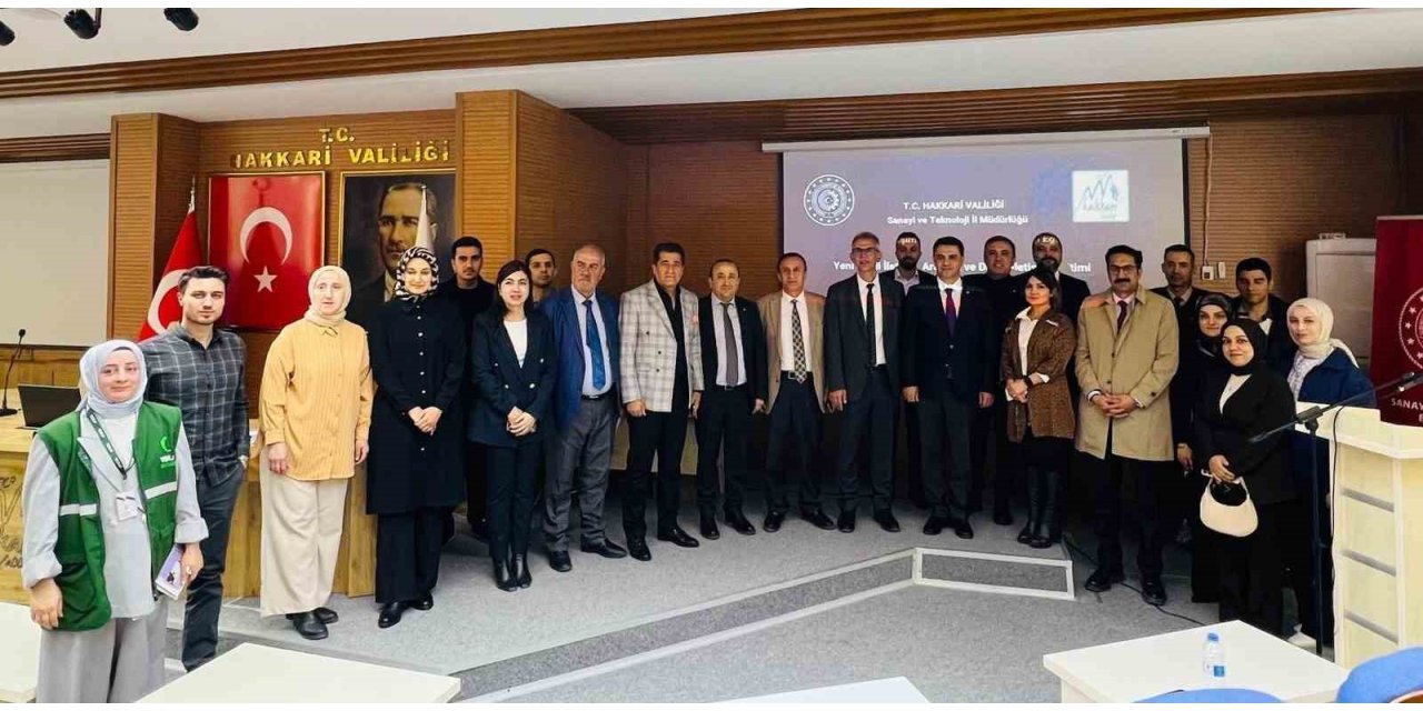 Hakkari’de "Yeni Nesil İletişim" paneli düzenlendi