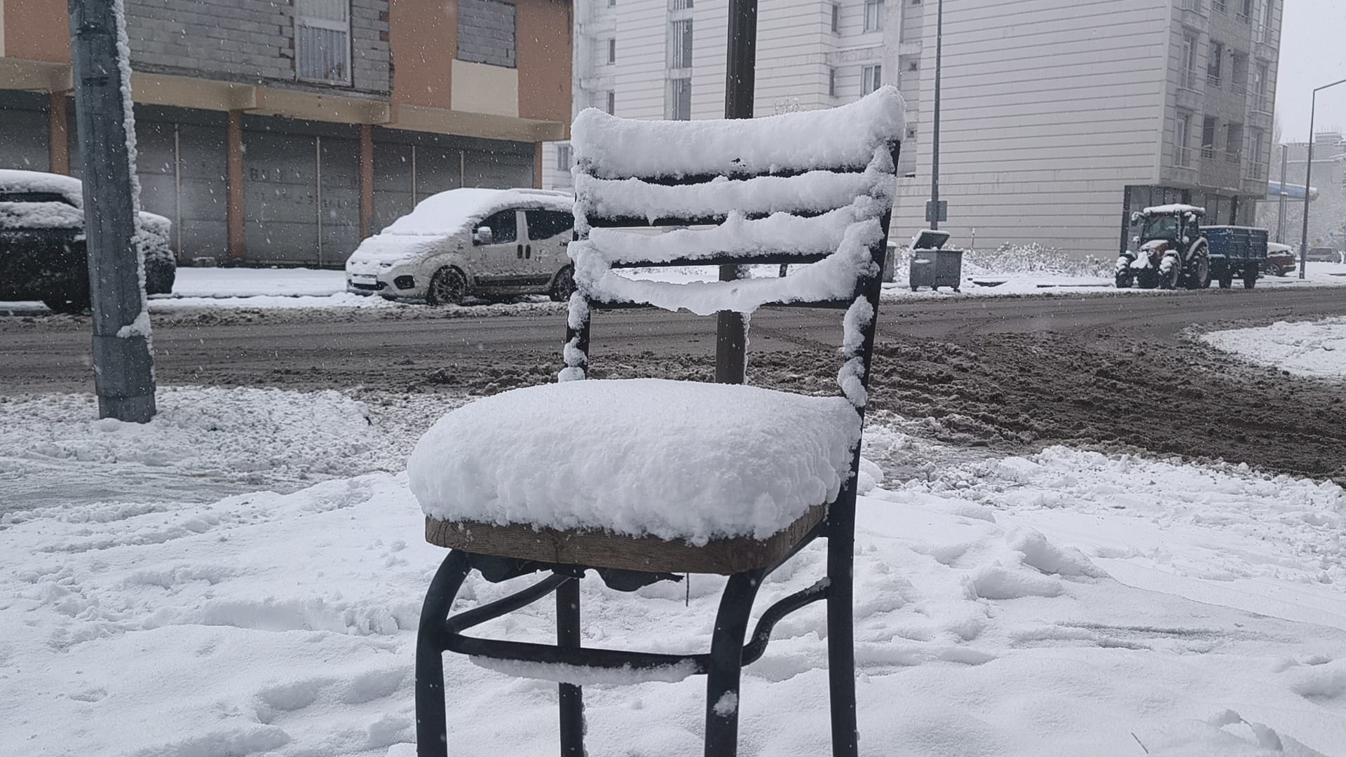 Kars'ta bahar derken kış geldi