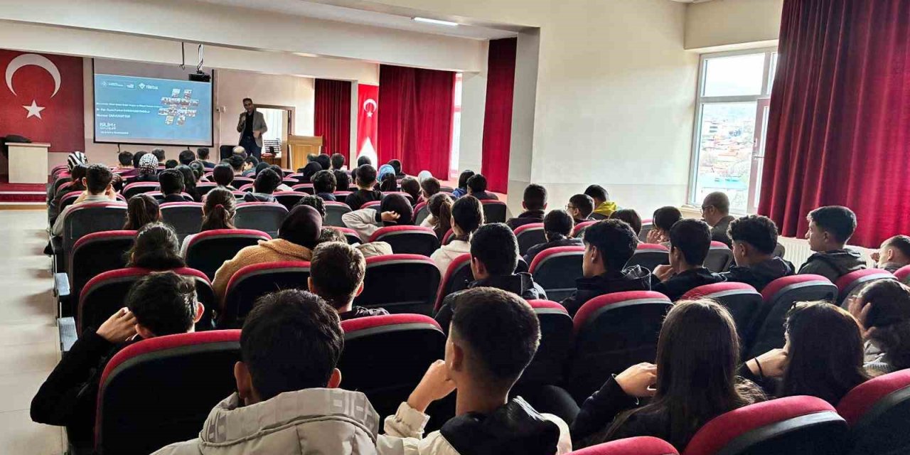 Dijital çağın yeni tehdidi "siberkondri" masaya yatırıldı