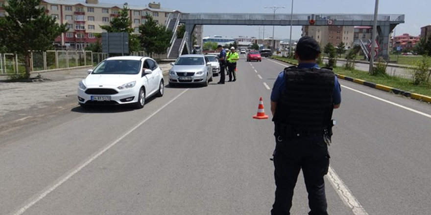 Kars'ta 46 sürücüye “Kırmızı ışık” cezası kesildi