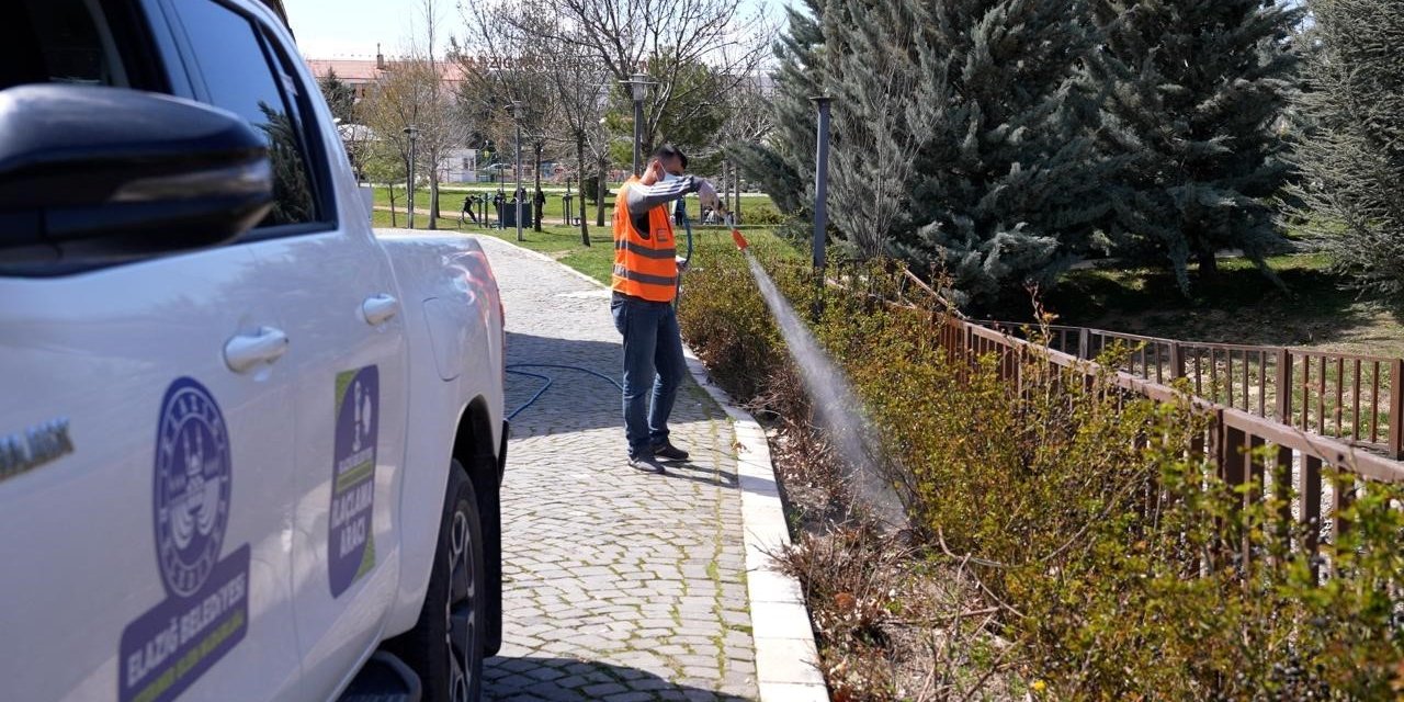 Elazığ’da haşereyle mücadele sürüyor