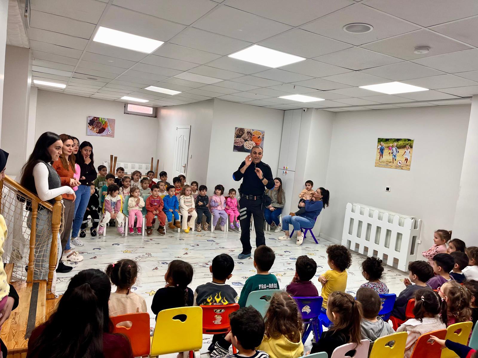 Miniklere 'maskotlu' güvenlik eğitimi