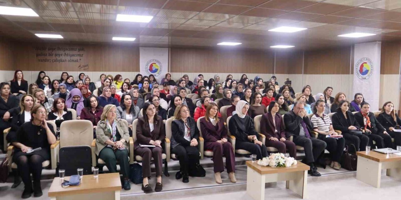 Ardahan’da Kadın Girişimciliği Zirvesine yoğun İlgi