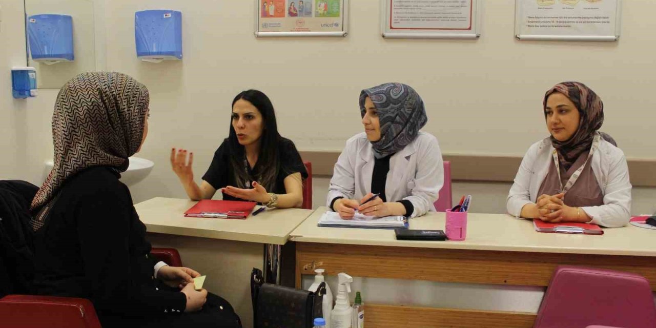 Tatvan’da ücretsiz gebelik eğitimiyle anne adaylarının kaygıları azalıyor