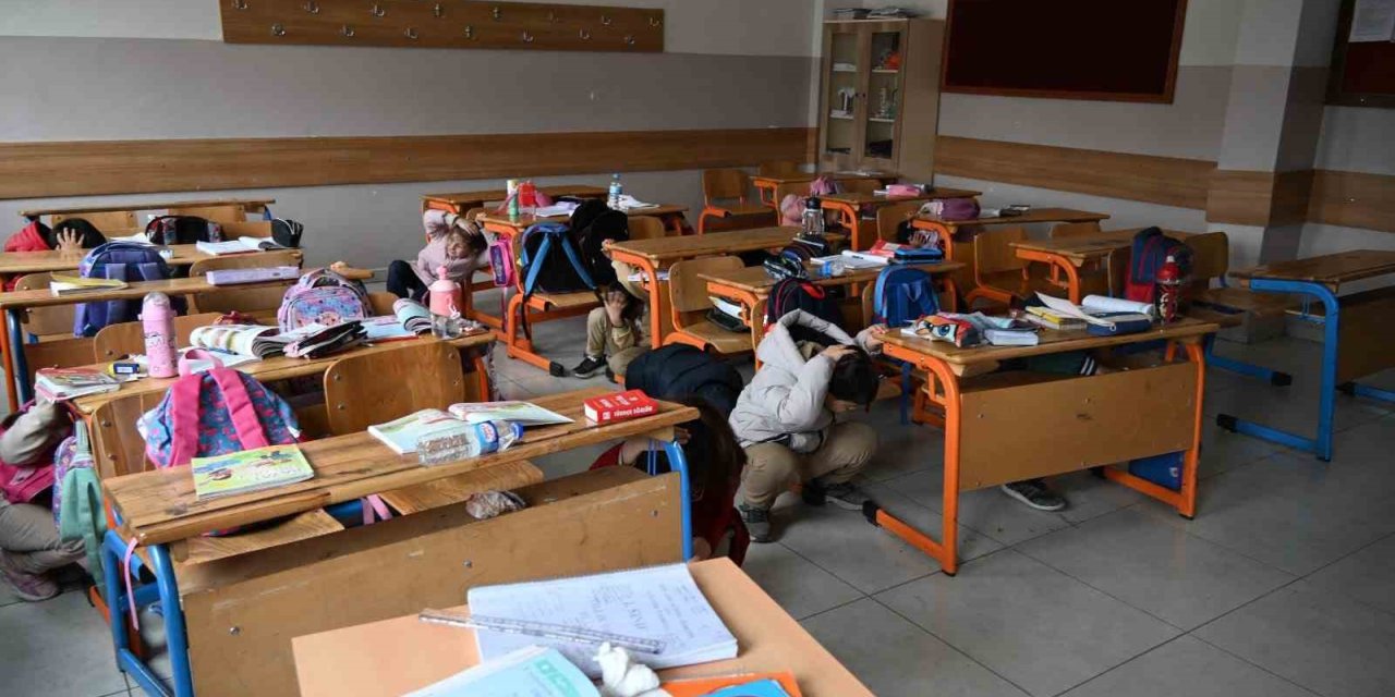 Elazığ’da öğrencilere afet bilinci aşılandı