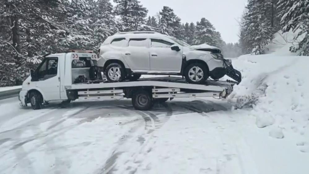 Kars’ta kar yağışı kazaya neden oldu:  Kazada 1 kişi yaralandı