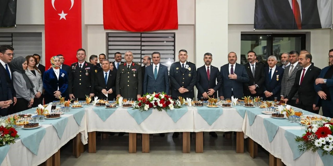 Vali Aydın Baruş; polis haftası dolayısıyla düzenlenen resepsiyona katıldı