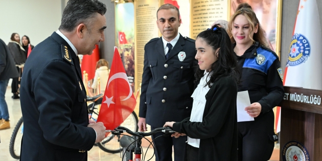 Yarışmalarda derece yapan öğrencilere ödülleri verildi