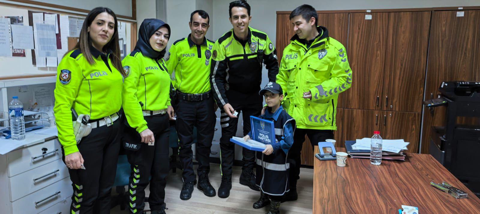 Kars’ta miniklerden polislere ziyaret