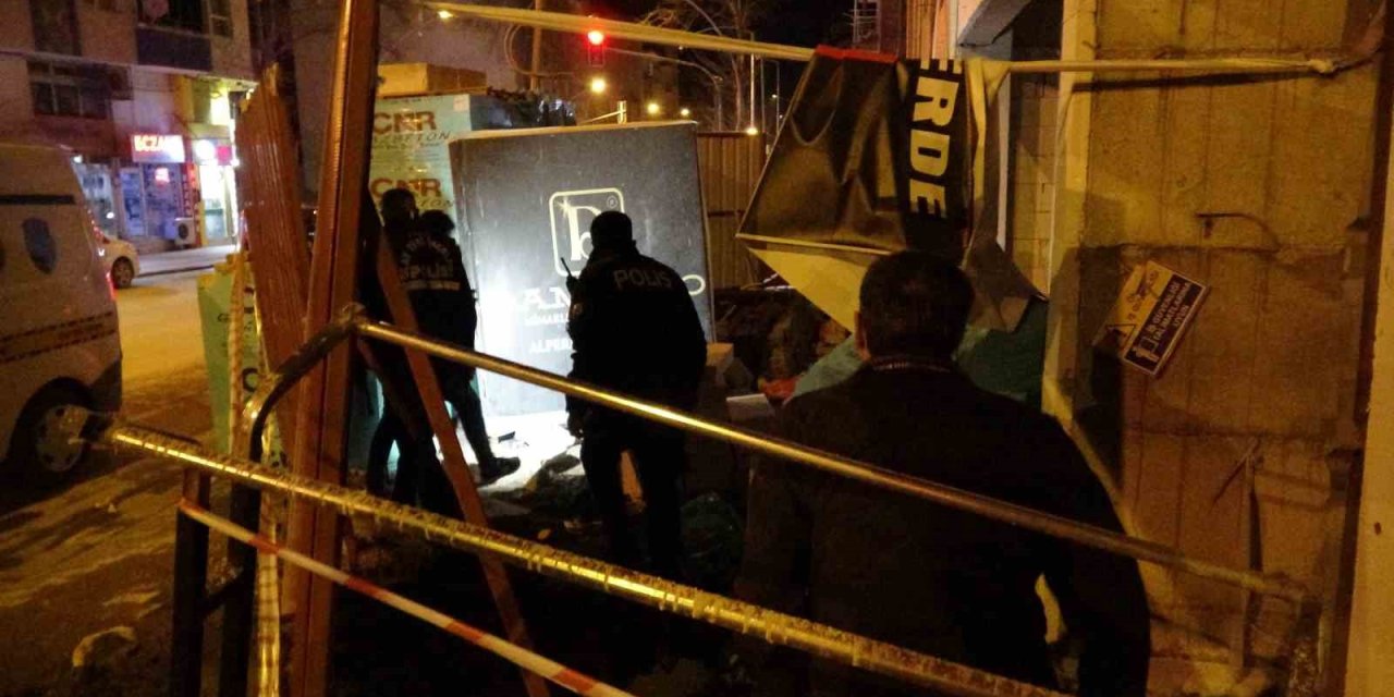 Tuvaletini yapmak için çıktığı inşaattan düşen şahıs hayatını kaybetti