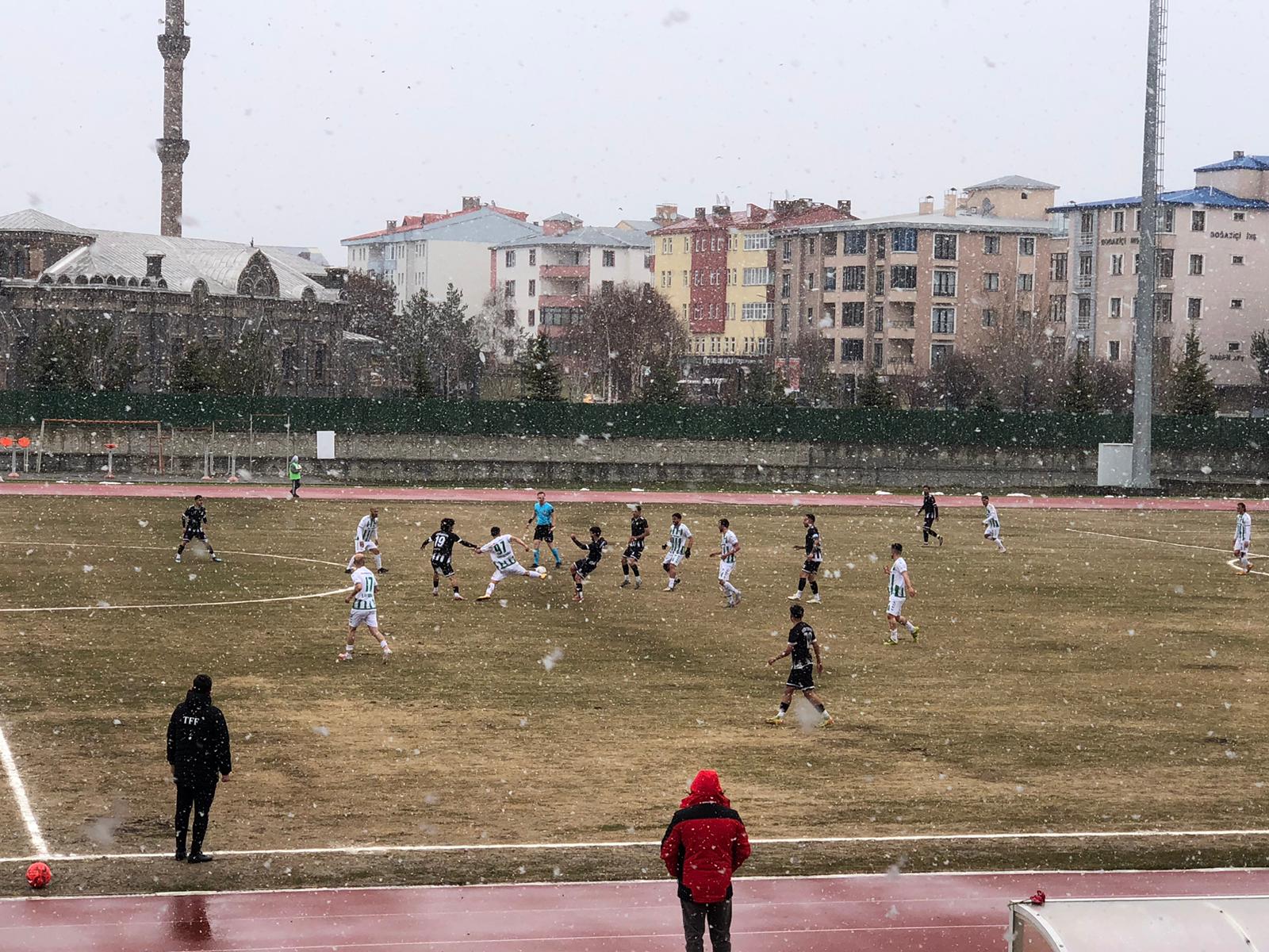 Kars 36 Spor kar altında güldü