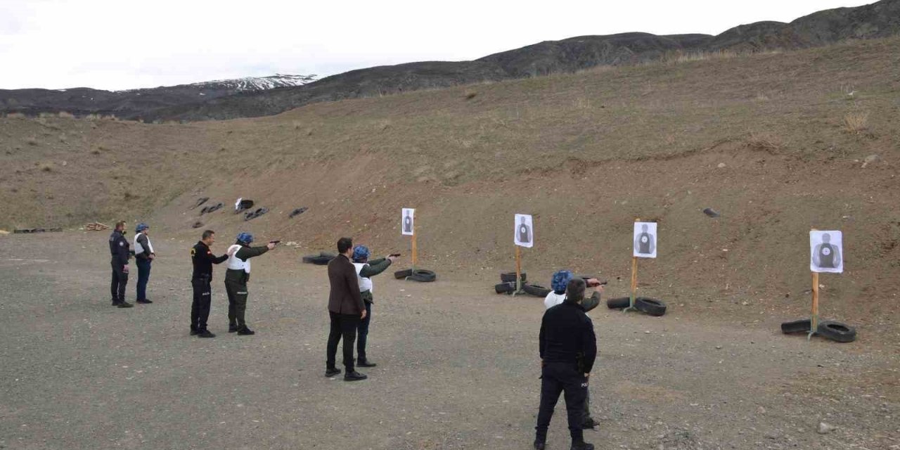 Erzincan’da orman personeline silah kullanımı ve bakımı eğitimi
