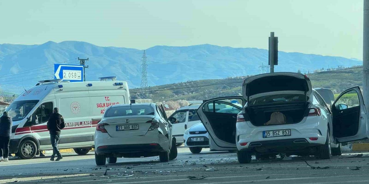 Elazığ’daki trafik kazası: 6 yaralı