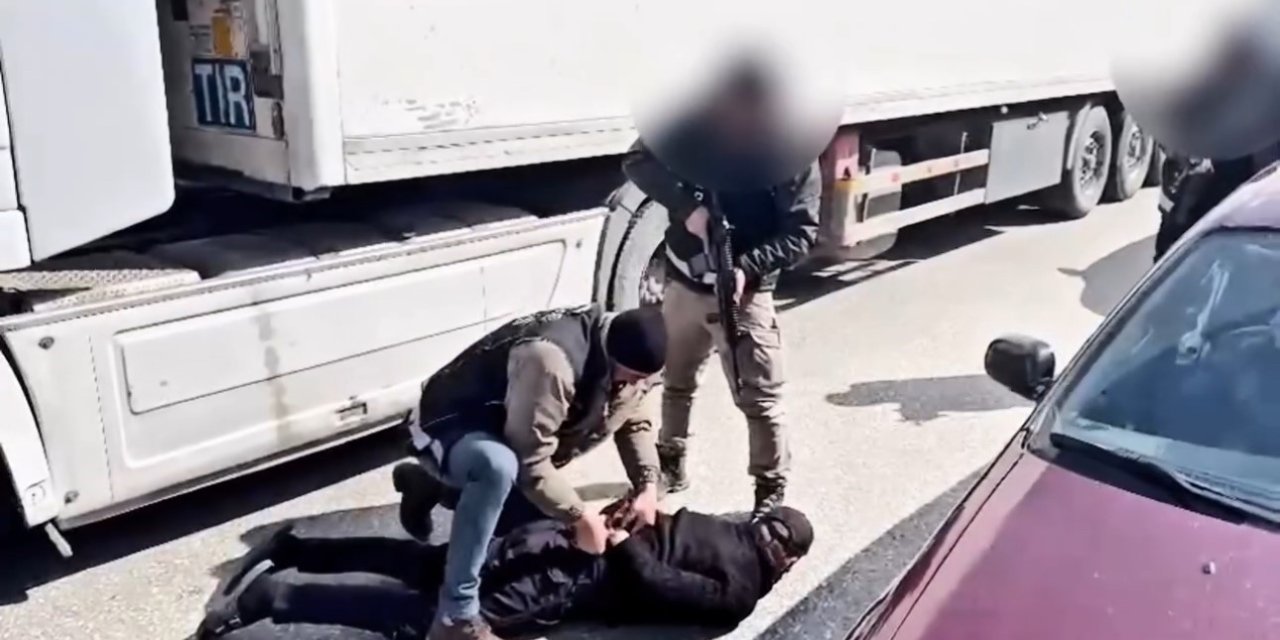 Yüksekova’da zehir tacirlerine ağır darbe: 211 kilogram uyuşturucu ele geçirildi