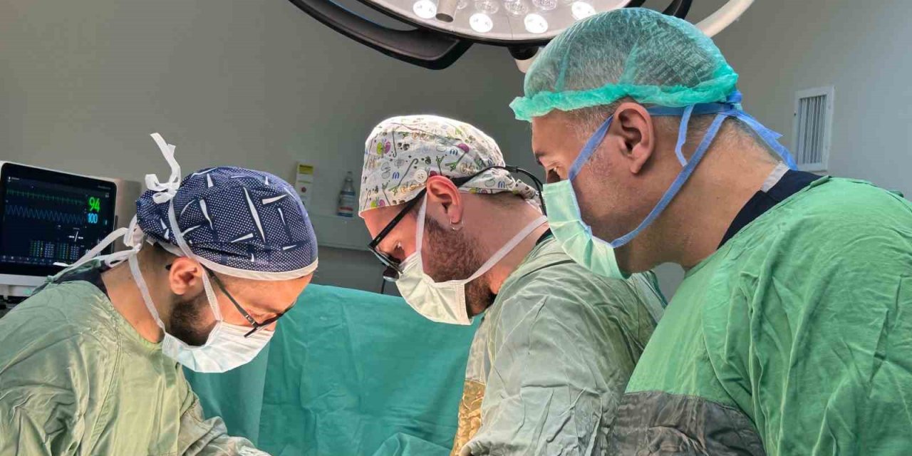 Muş’ta midesi delinen çocuk ameliyatla sağlığına kavuştu