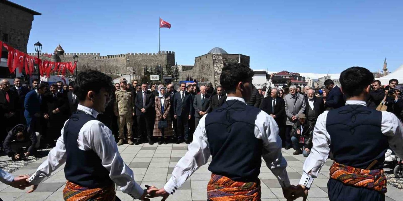 Turizm haftasına görkemli açılış