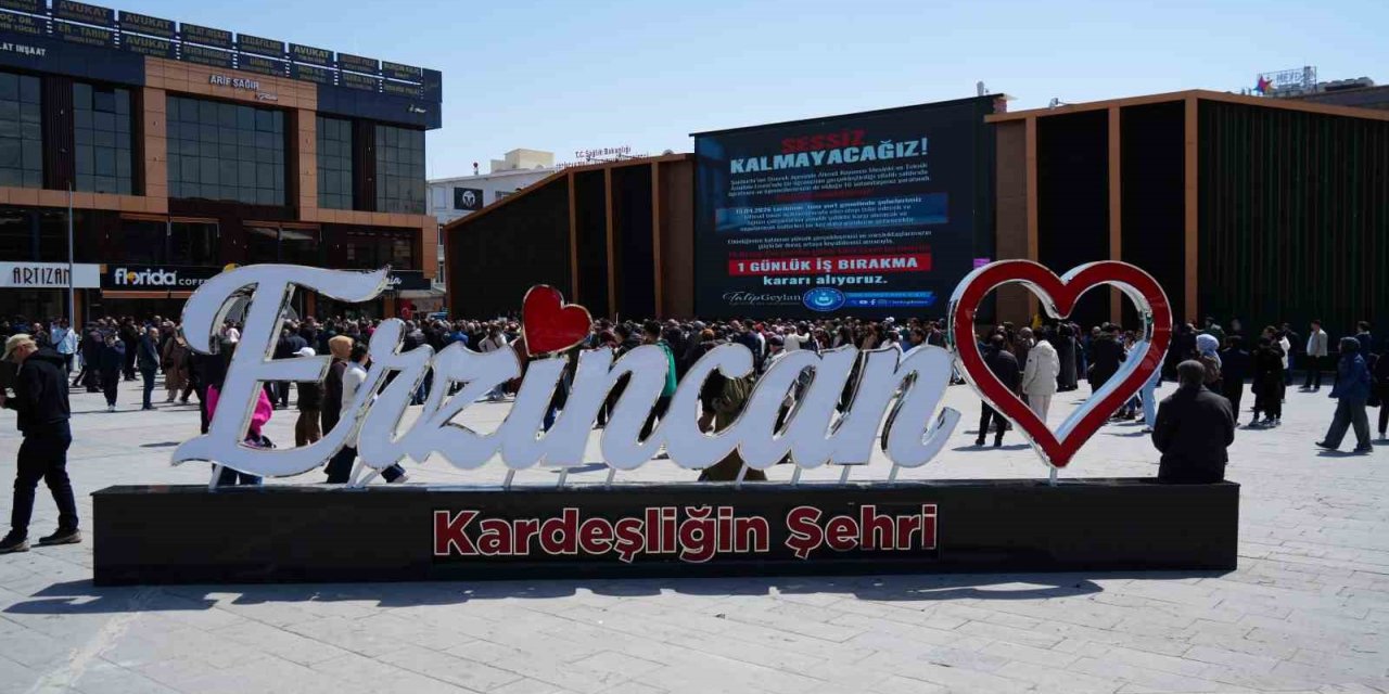 Erzincan’da öğretmenler şiddete karşı toplandı