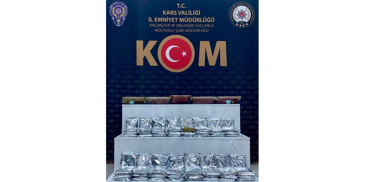 Kars’ta kaçakçılık operasyonu: Binlerce makaron ve kilolarca tütün ele geçirildi