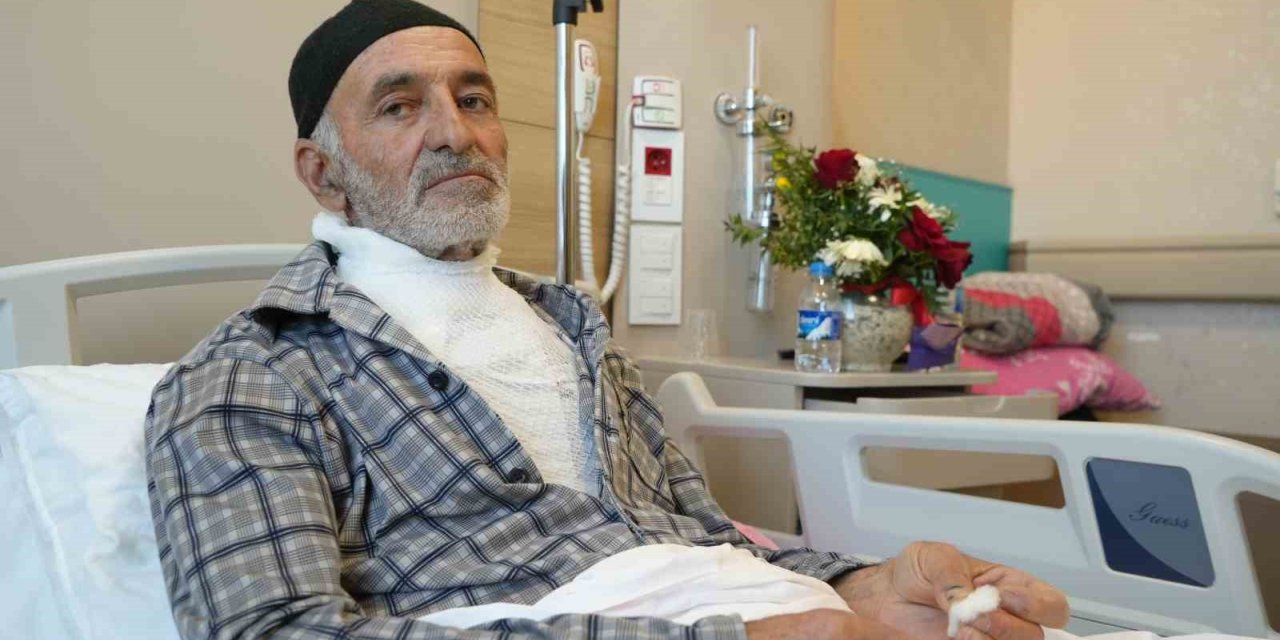 Yaşlı adamın ’tamir’ inadı kötü bitti: Borudan fışkıran suyla hastanelik oldu