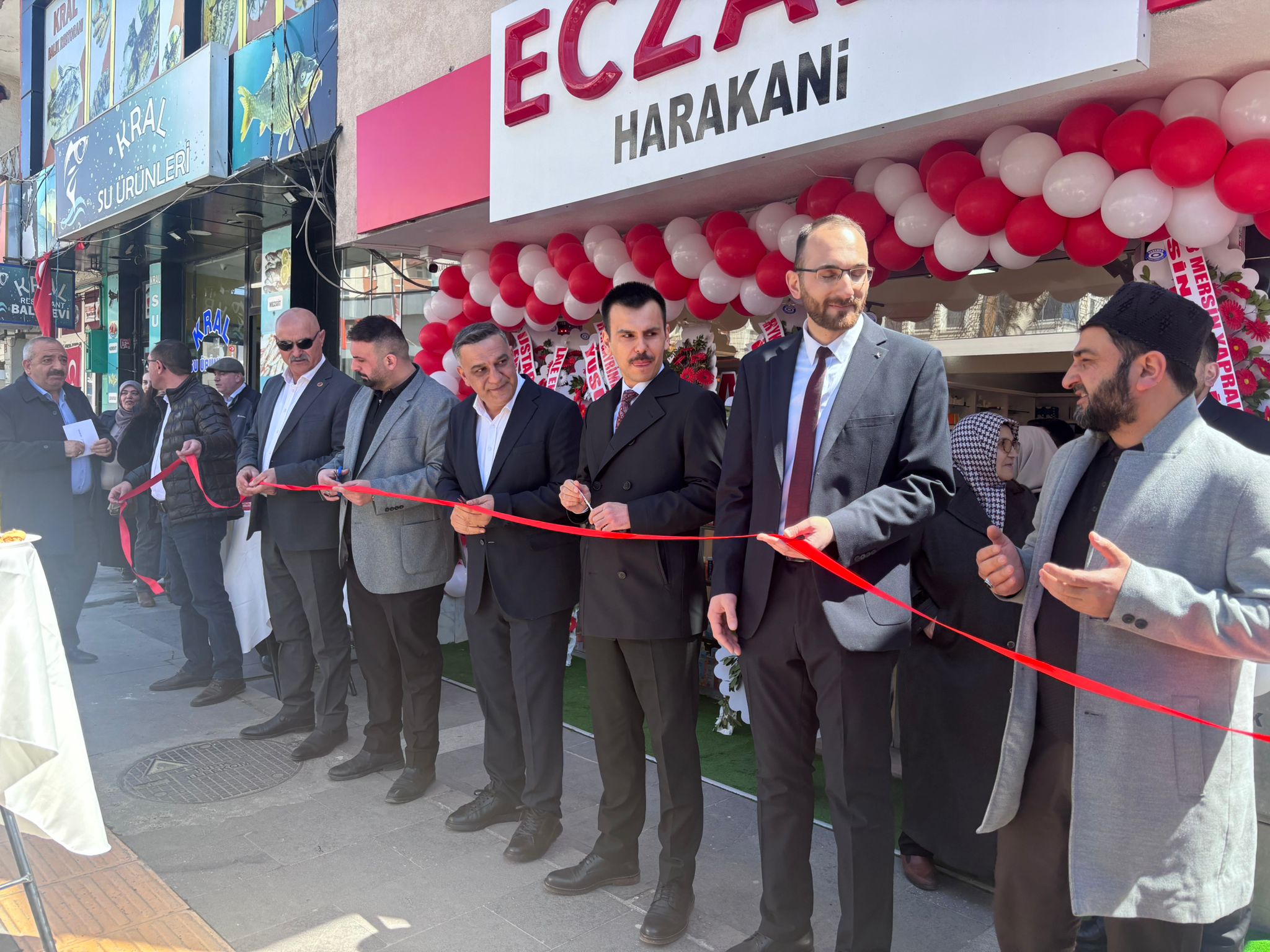 Kars'ta Harakani Eczanesi dualarla açıldı