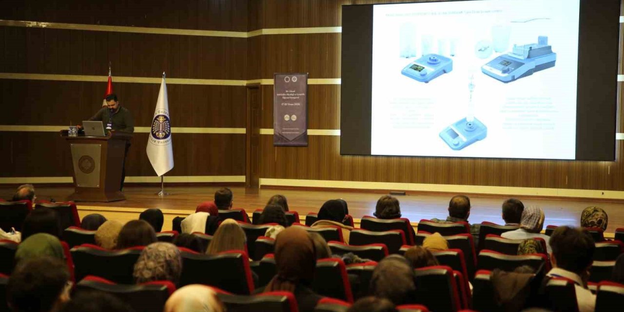 Atatürk Üniversitesi’nde "Moleküler Biyoloji ve Genetik" zirvesi