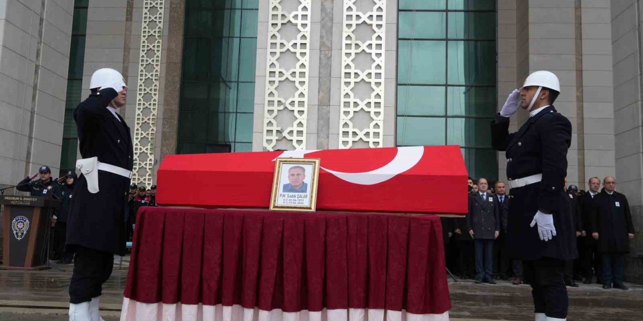 Polis memuru dualarla uğurlandı